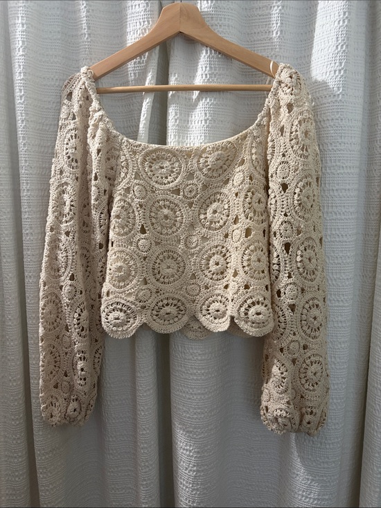 Flying Tomato Tops - Cropped Boho Crochet Off-Shoulder Long Sleeve Top - Cream